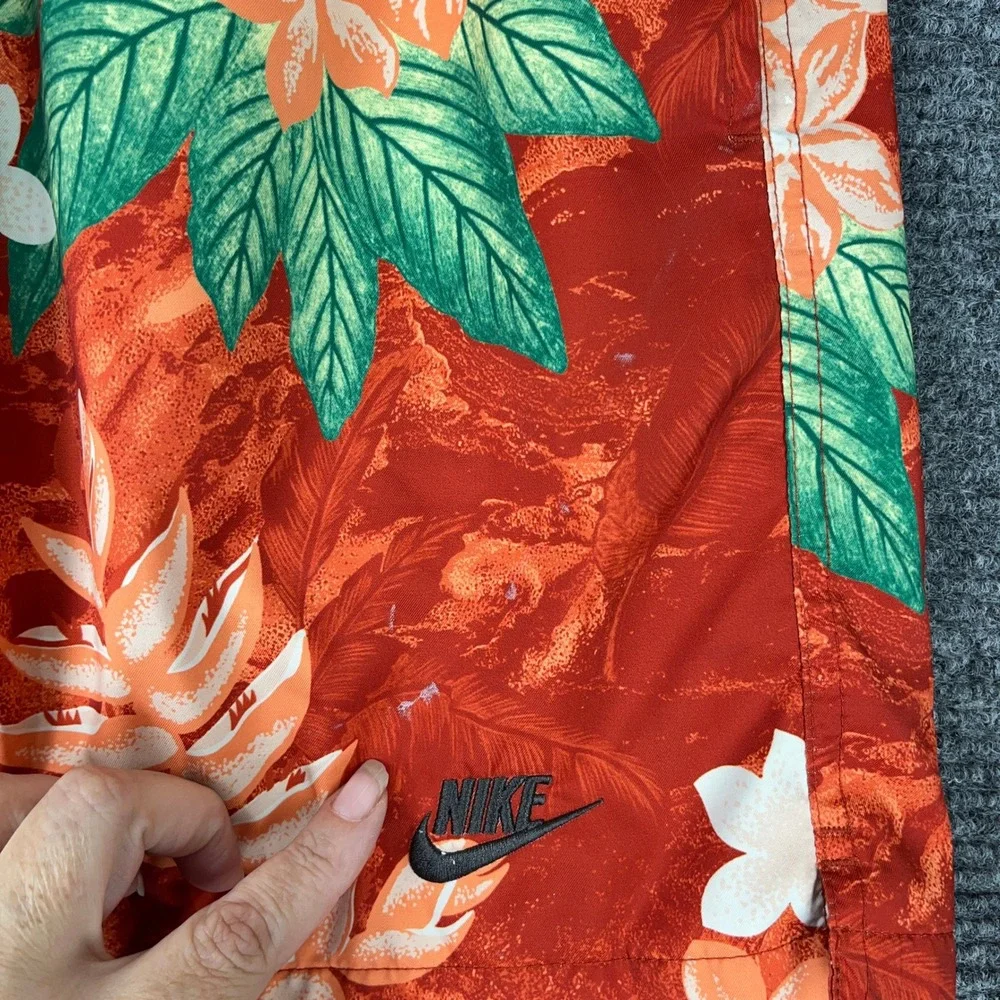 Nike Sportswear Swim‎ Shorts Men M Floral Resort Vacation Beach Streetwear